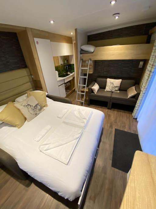 Neptunes Pod Fort William Ngoại thất bức ảnh